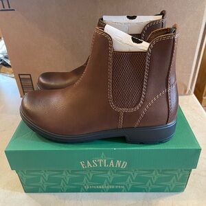 Eastland Women's Baja Chelsea Boot Size 8 Brand New